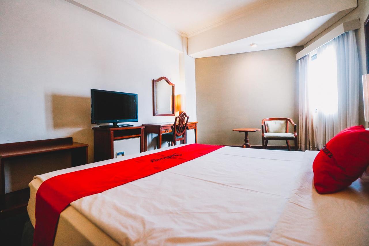 Reddoorz Plus Near Monumen Nasional Джакарта Экстерьер фото