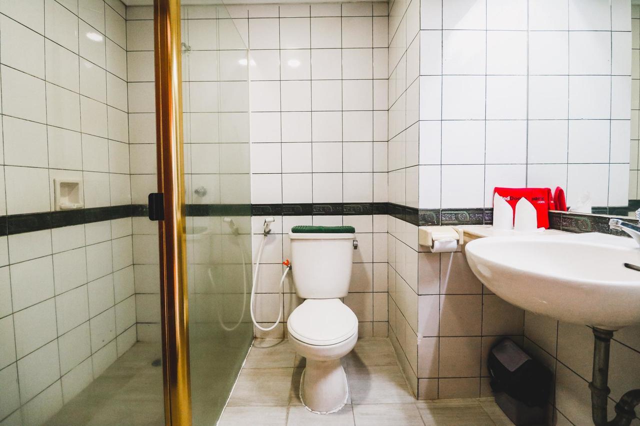 Reddoorz Plus Near Monumen Nasional Джакарта Экстерьер фото
