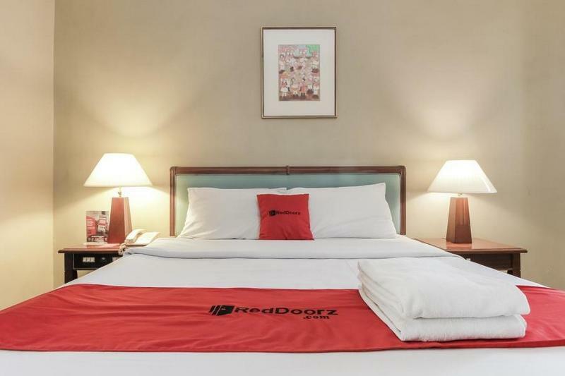 Reddoorz Plus Near Monumen Nasional Джакарта Экстерьер фото